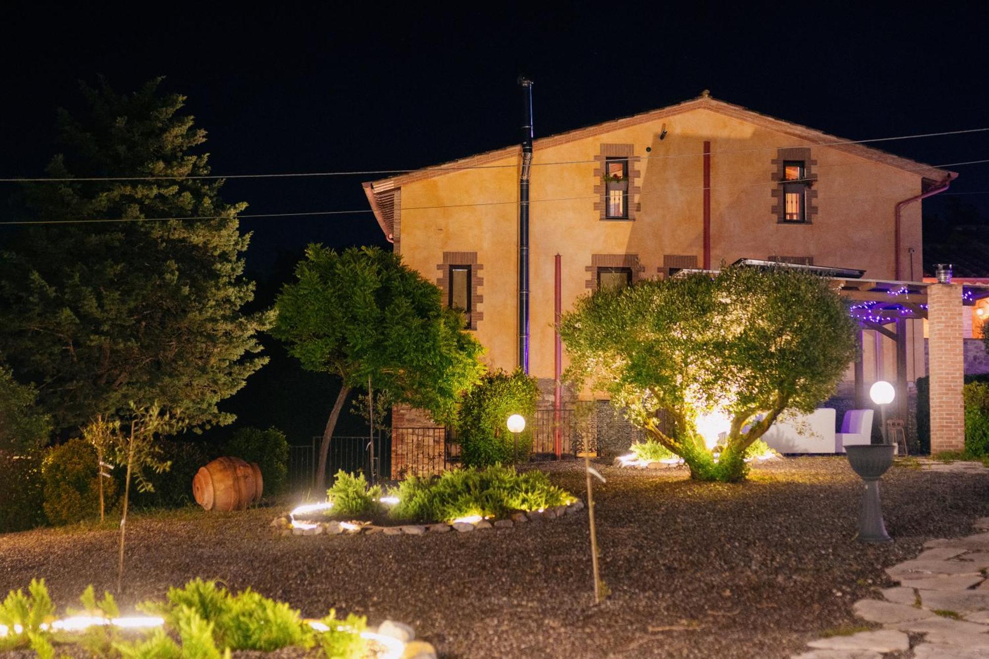 Casale Serena Фабро Екстериор снимка