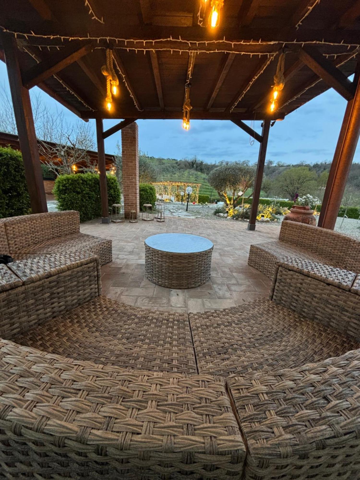 Casale Serena Фабро Екстериор снимка